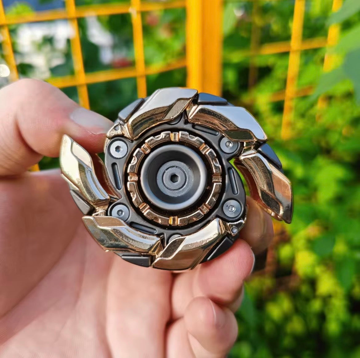 Expanding spinner (Most popular)